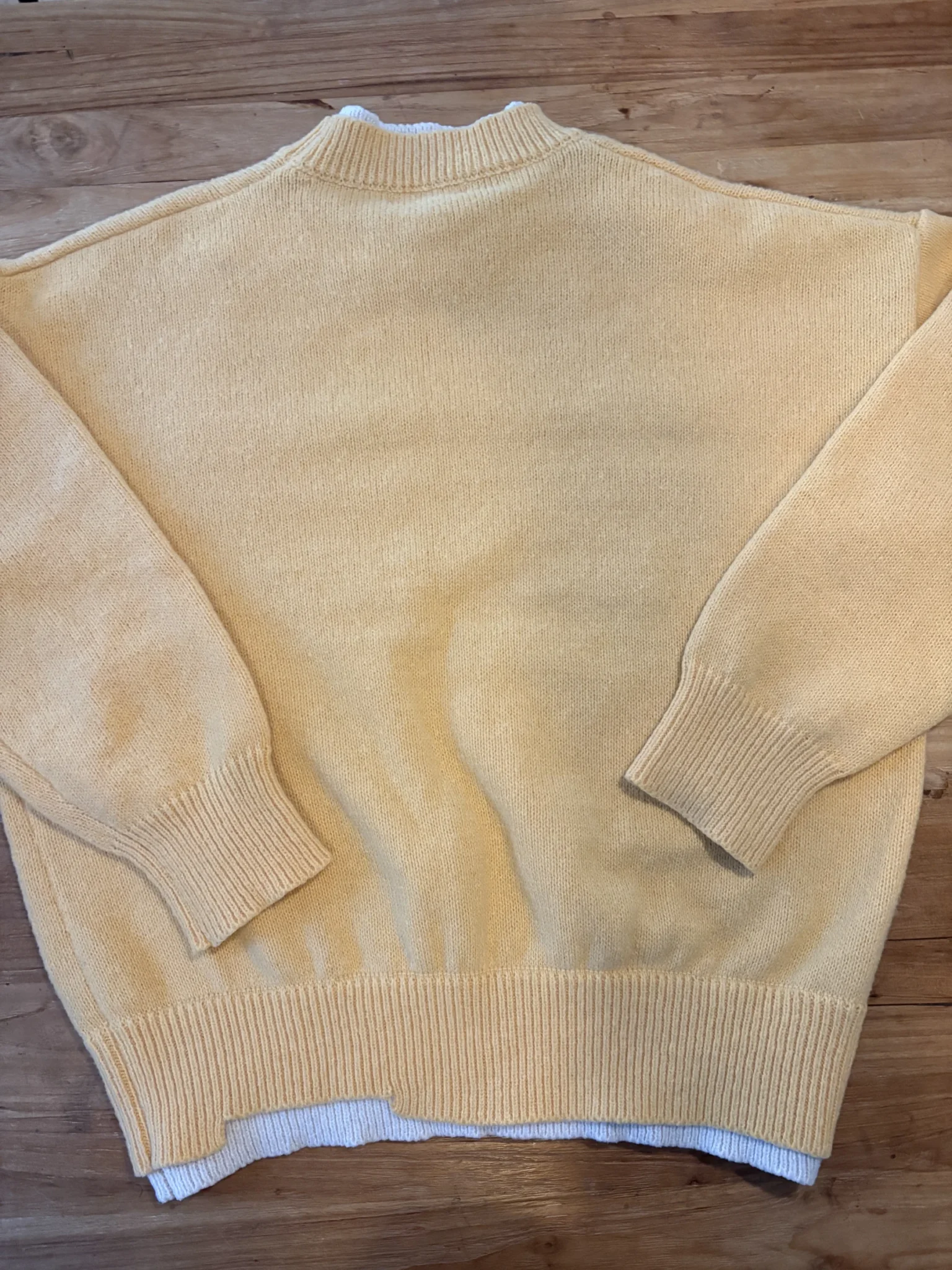 Image for UNFLUID Studio – oversized jumper in butter yellow and white