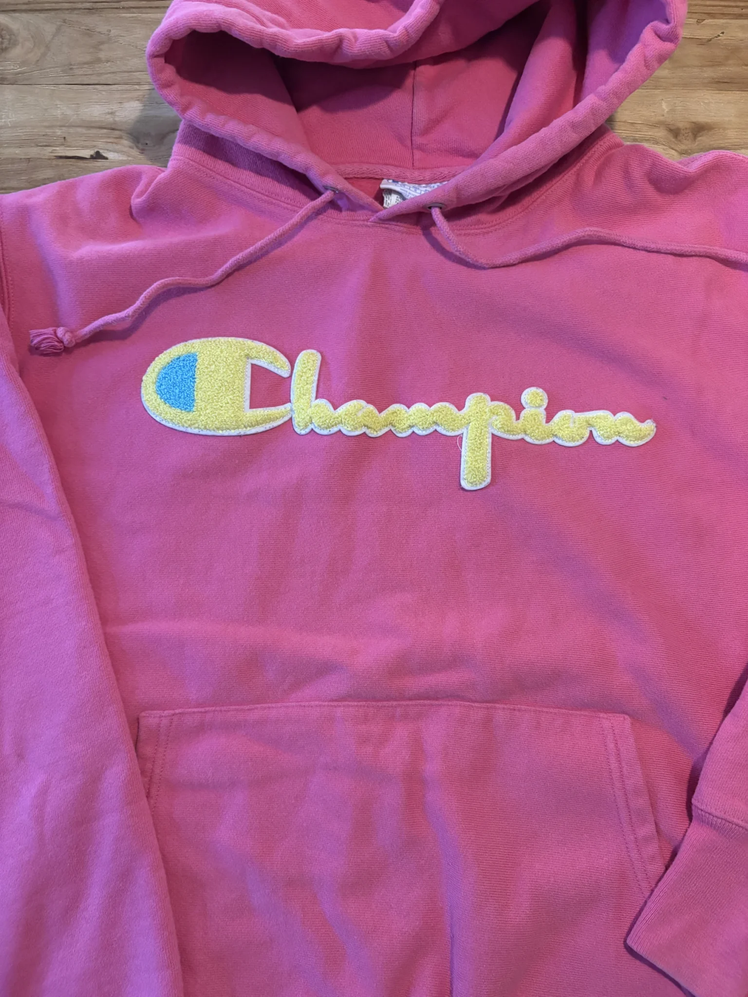 Image for Champion Reverse Weave – pink hoodie with chenille logo – L
