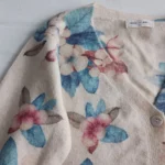 Thumbnail for Pull fleuri style cardigan