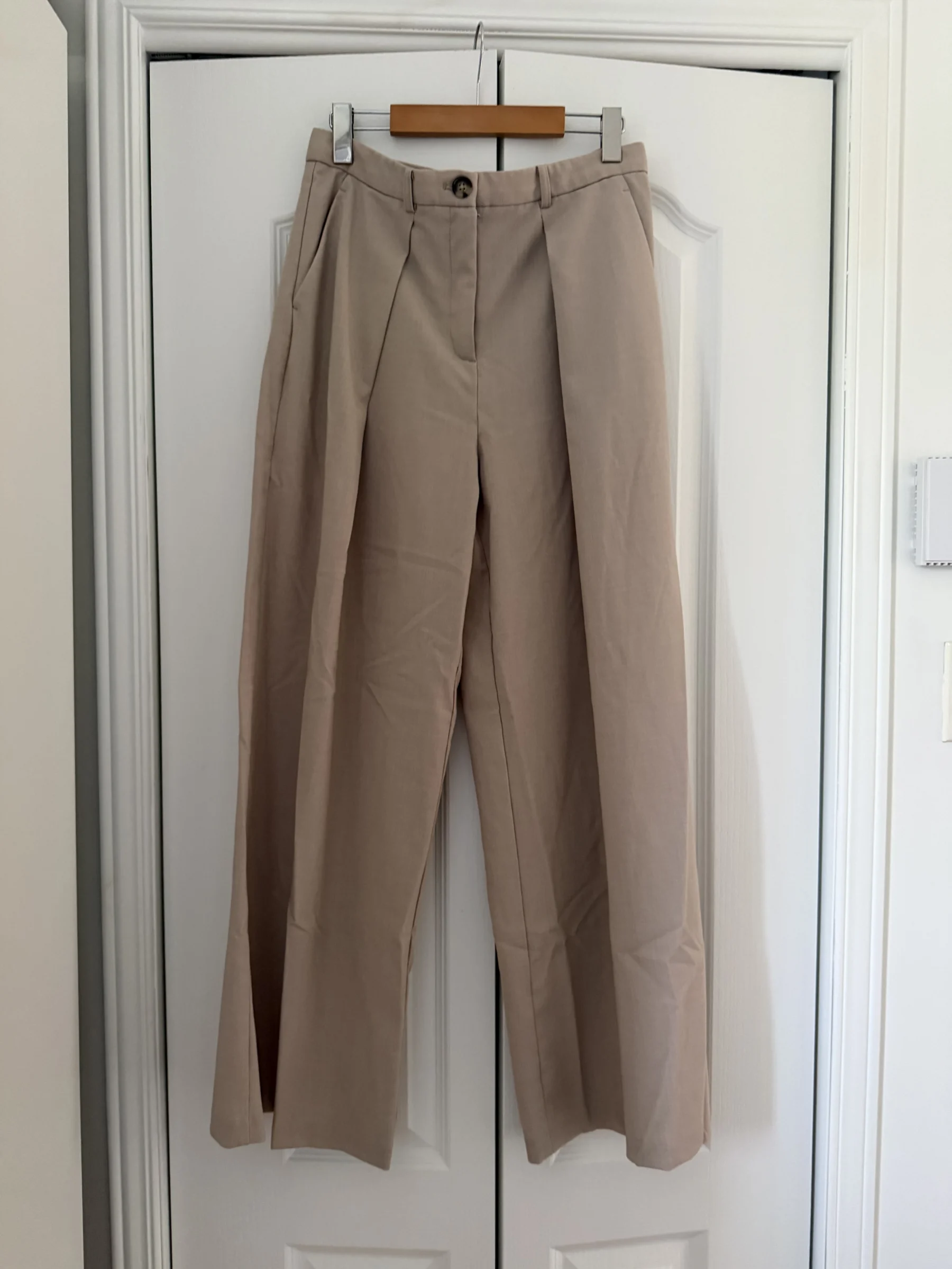 Beige Dynamite trousers, size 6 Dynamite seconde main