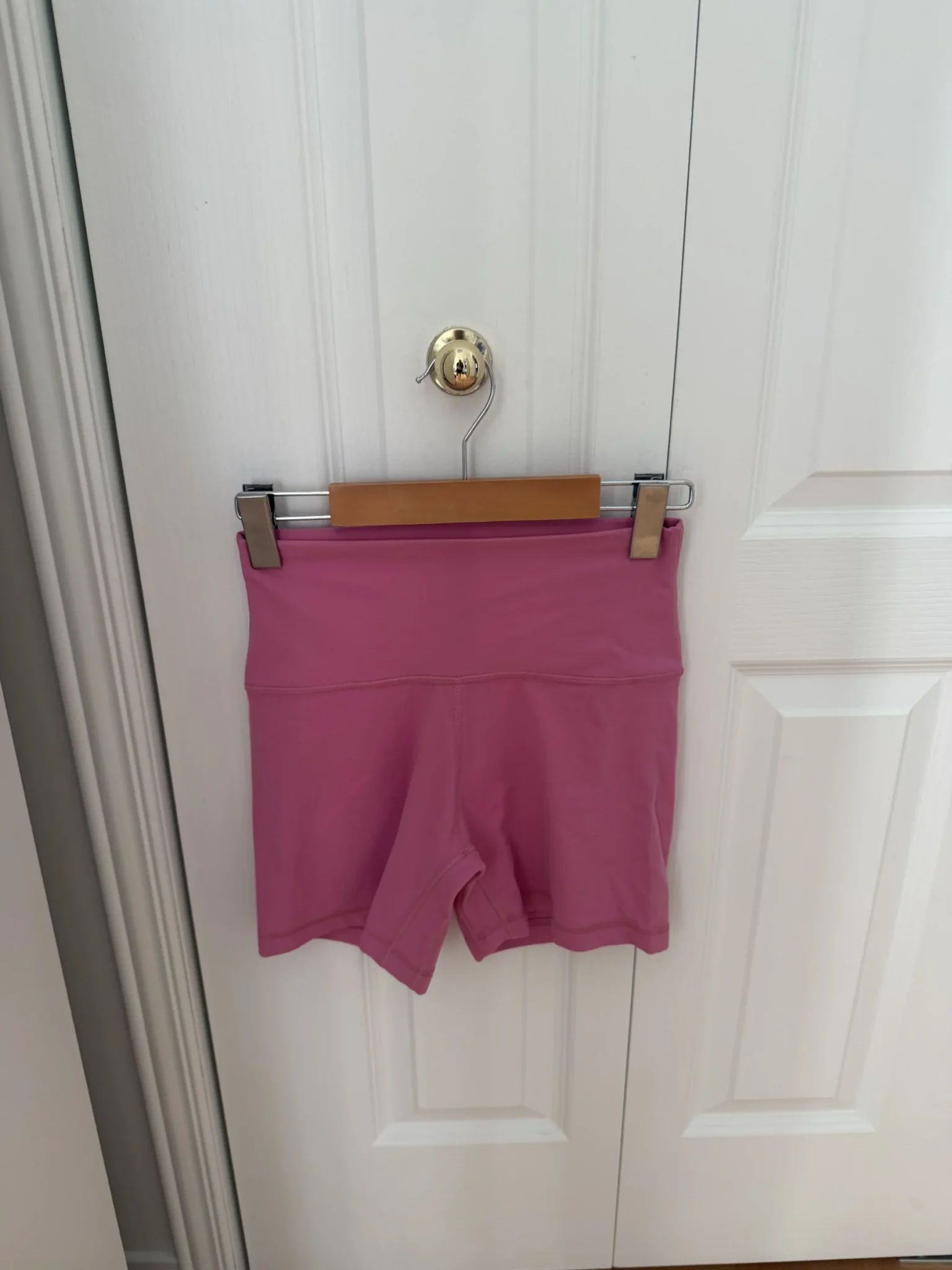 Image for Tna Aritzia sports shorts, medium