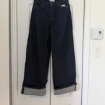 Featured thumbnail for Ardene dark blue jeans with rolled-up hems 07