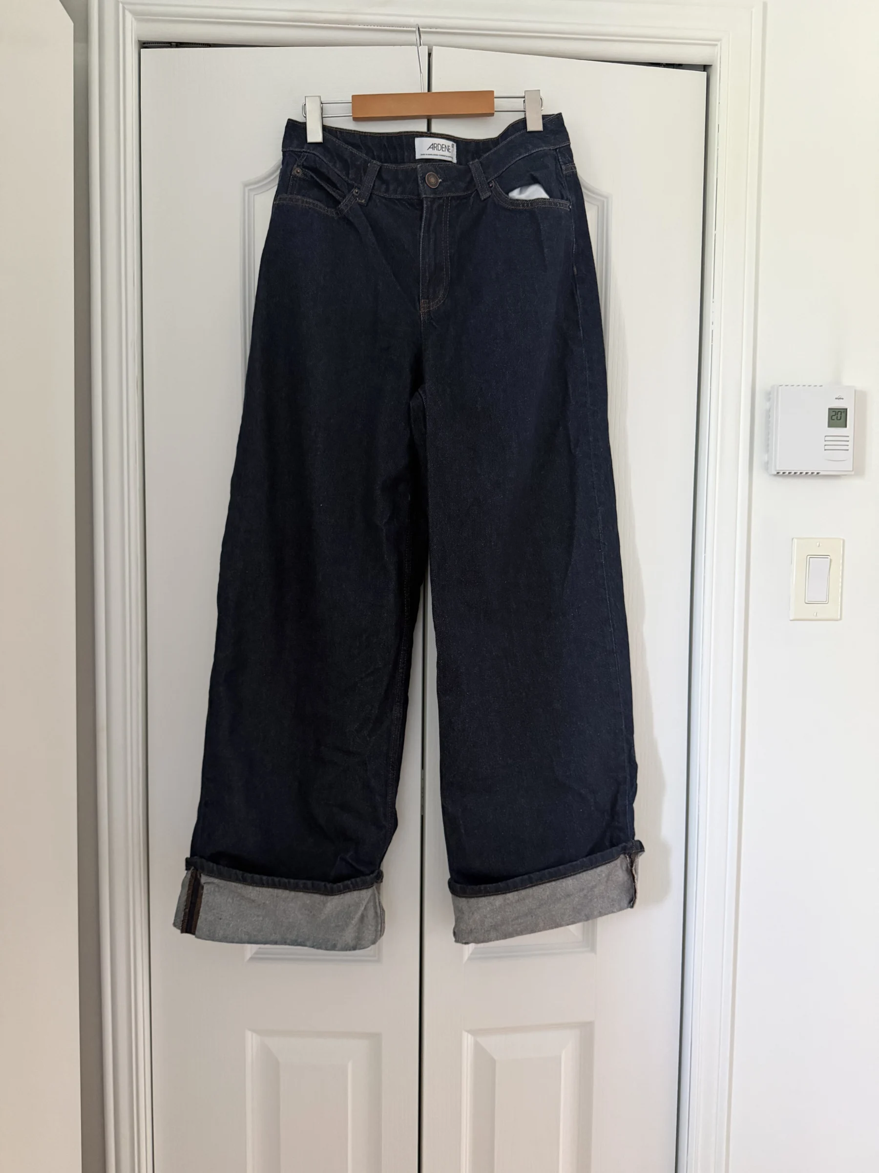 Ardene dark blue jeans with rolled-up hems 07 Ardene seconde main