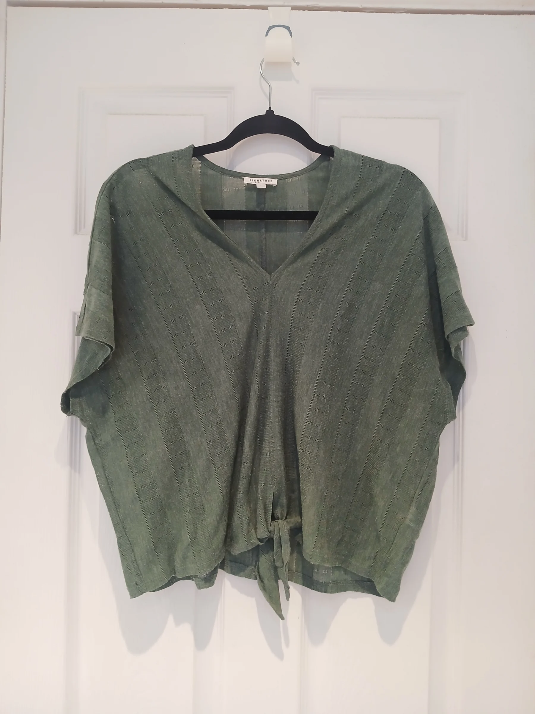 Loose-fitting top with a V-neck Reitmans seconde main
