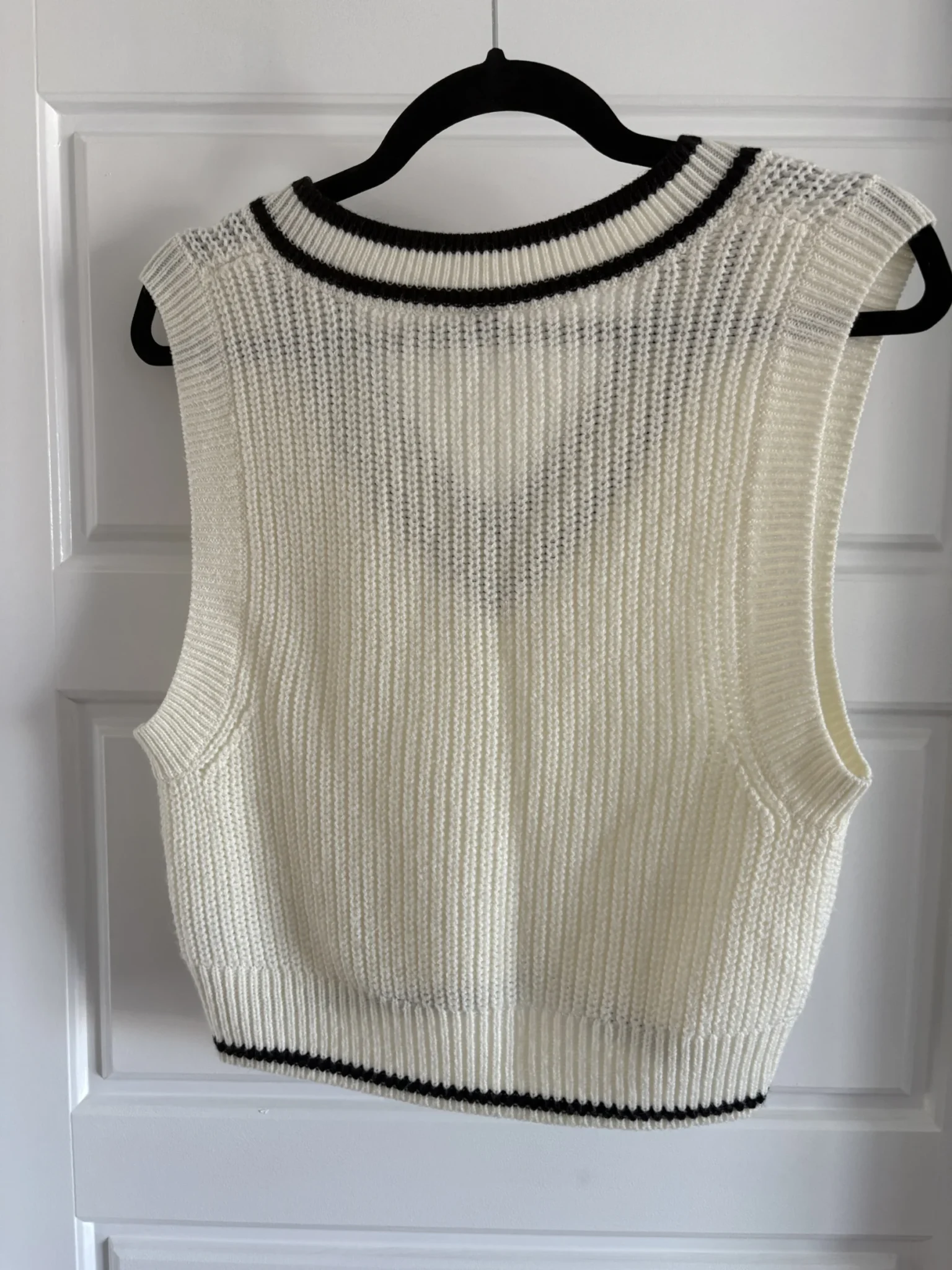 Image for HM black and white sleeveless waistcoat