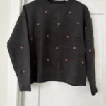 Featured thumbnail for Chandail neuf broderie cœur