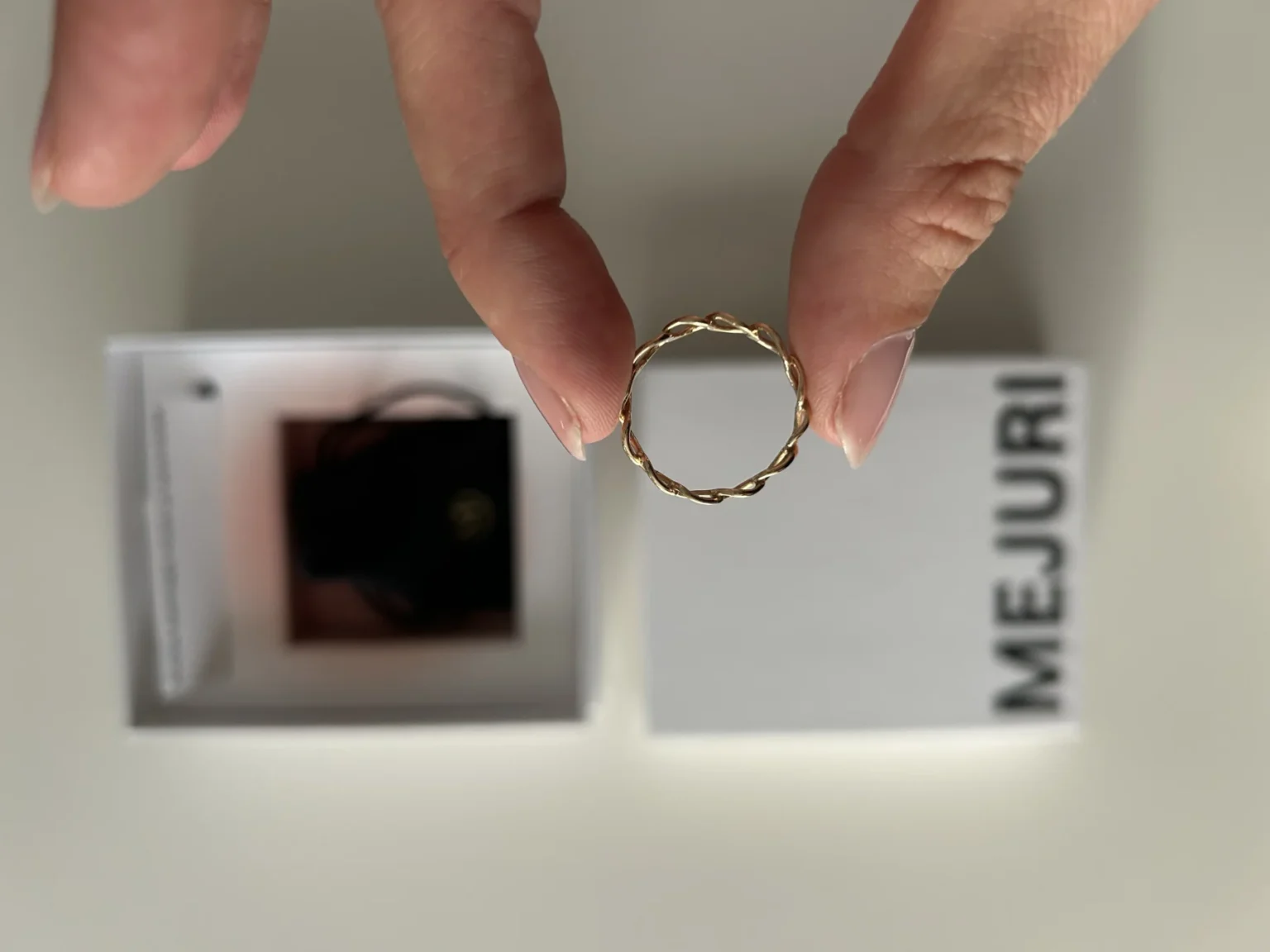 Image for Mejuri 14K yellow gold ring – Size 7