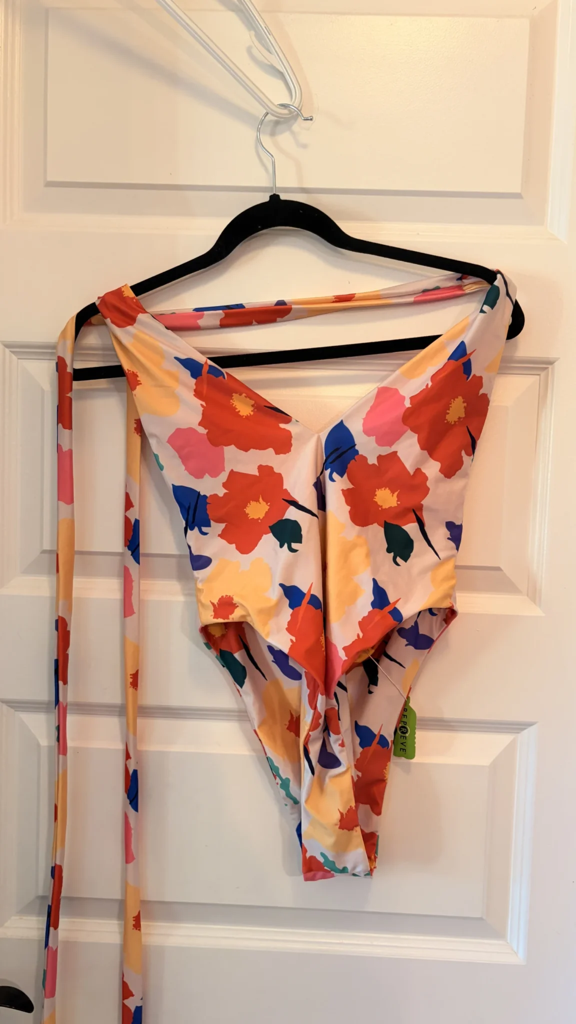 Image for HOAKA – One-piece swimsuit with a floral print