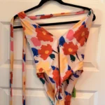 Thumbnail for HOAKA – One-piece swimsuit with a floral print