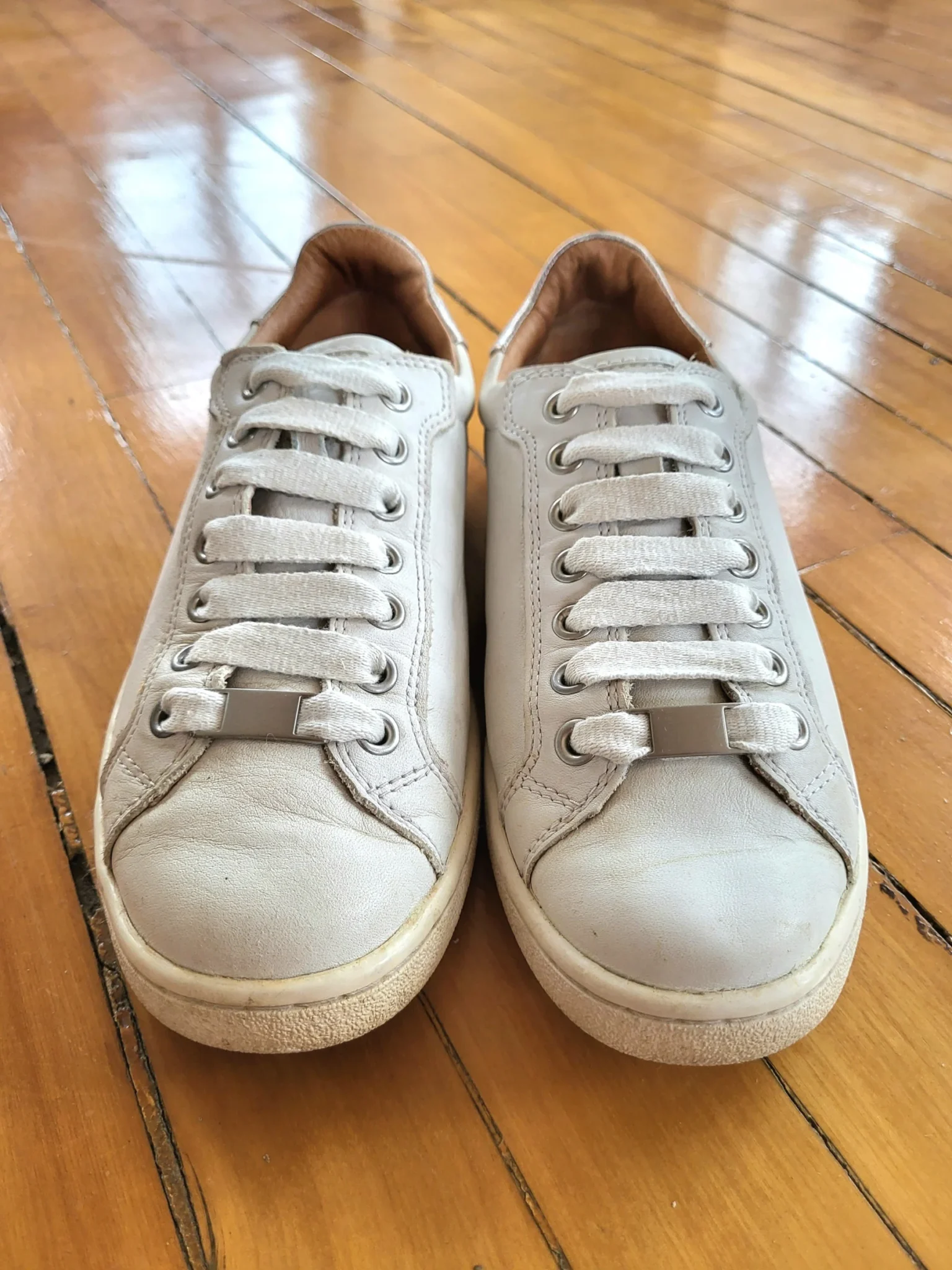 Image for UGG Milo White Leather Sneakers Low Top Women Size 7 Trainers 1019107