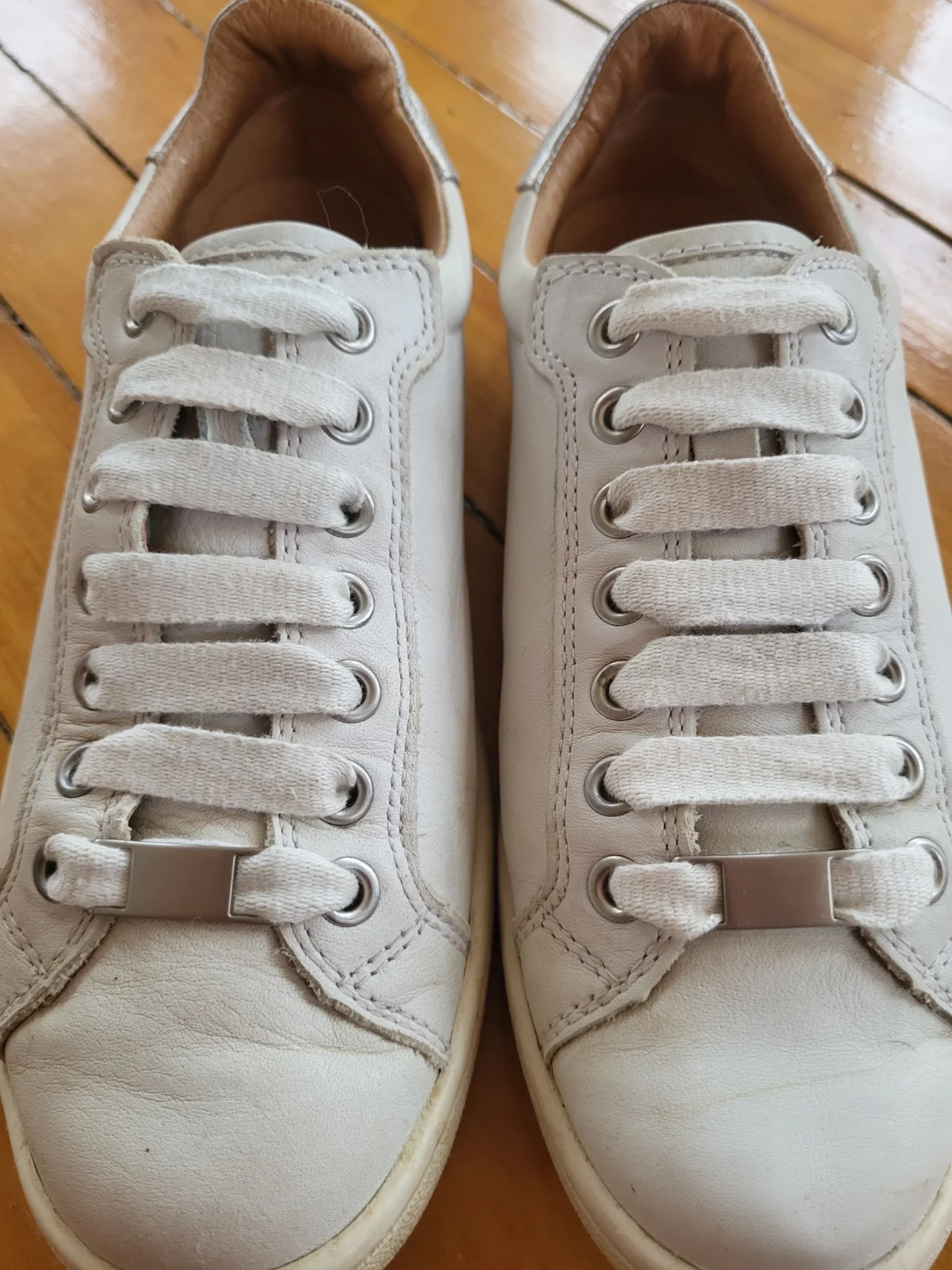 Image for UGG Milo White Leather Sneakers Low Top Women Size 7 Trainers 1019107
