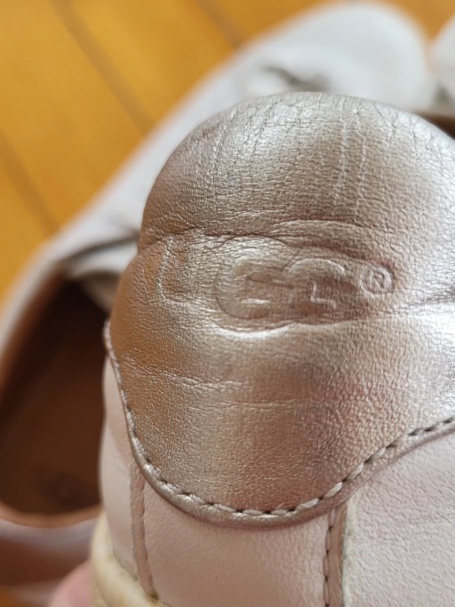 Image for UGG Milo White Leather Sneakers Low Top Women Size 7 Trainers 1019107