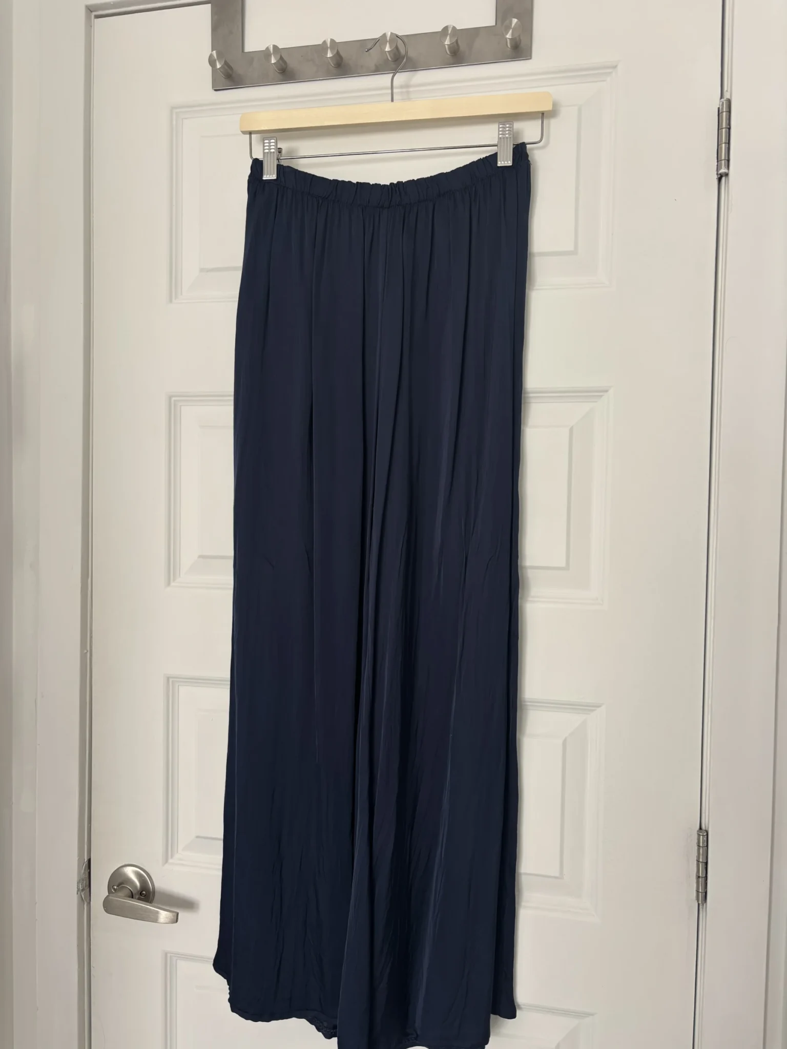 Featured image for Loose-fitting satin trousers