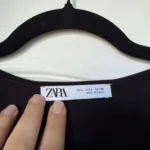 Thumbnail for Top Zara noir et boutons doré taille L