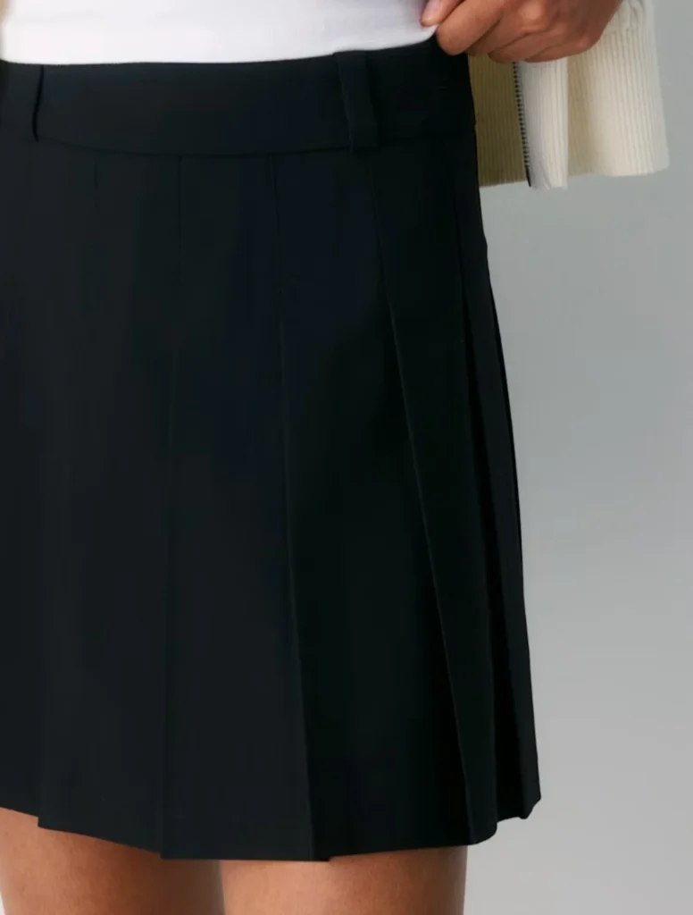 Image for 🌷Olive mini-skirt – Sunday Best (Aritzia)