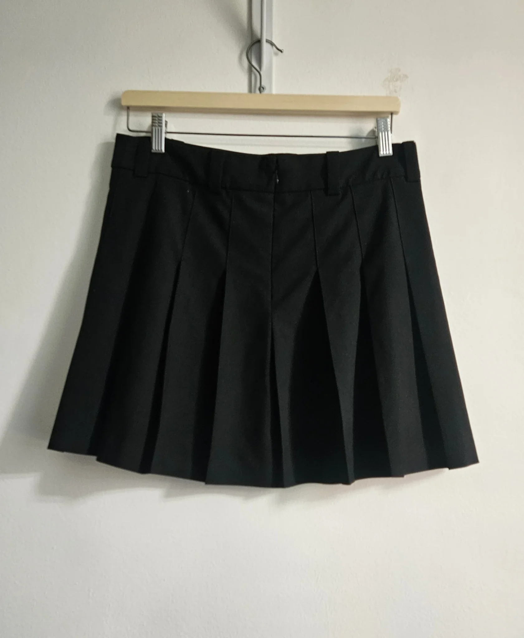 Image for 🌷Olive mini-skirt – Sunday Best (Aritzia)