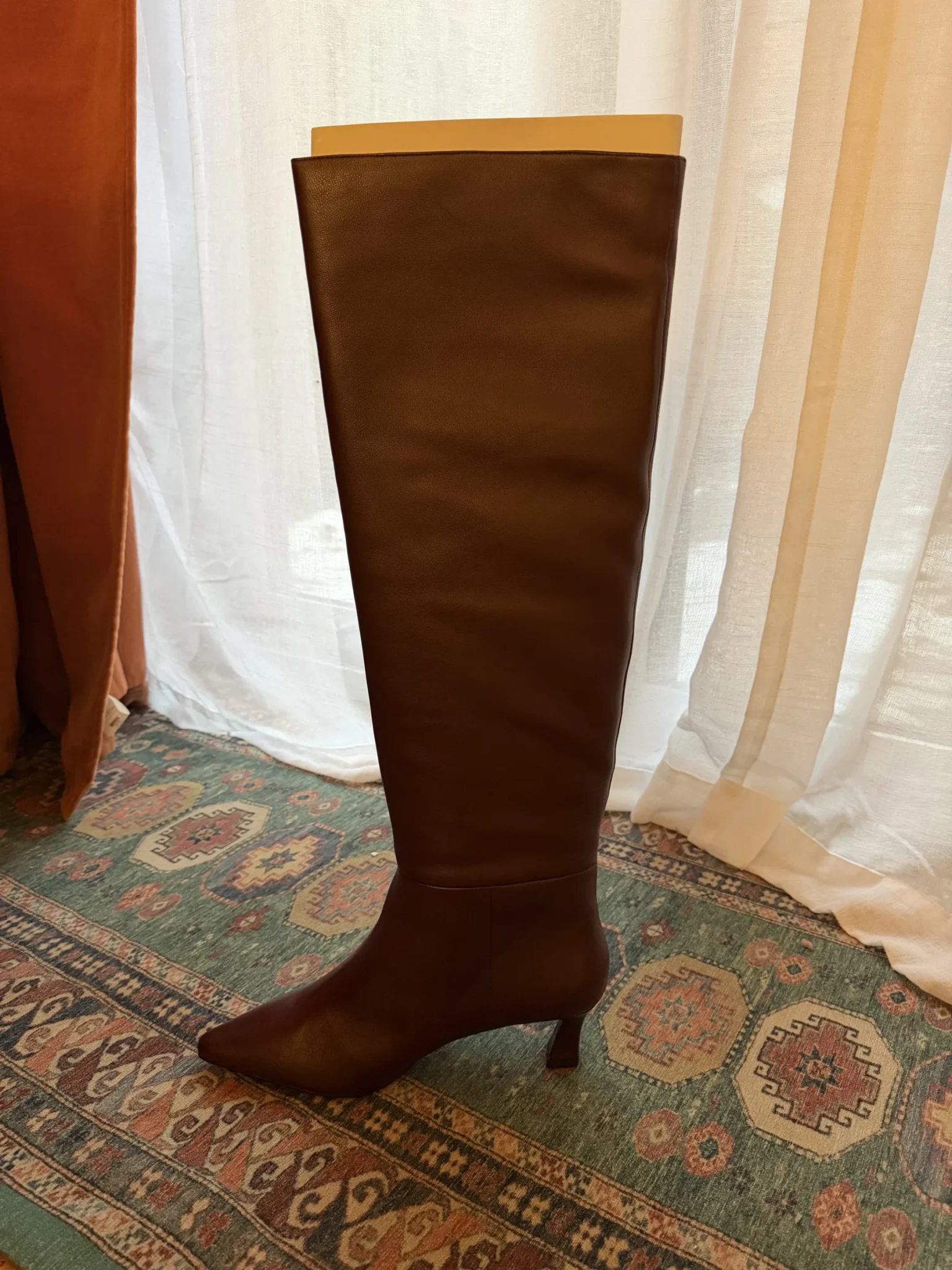 Featured image for Bottes bourgognes neuves L'Intervalle