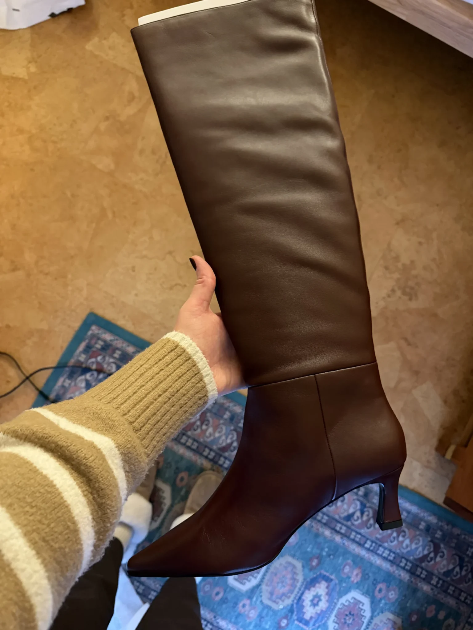 Image for Bottes bourgognes neuves L'Intervalle