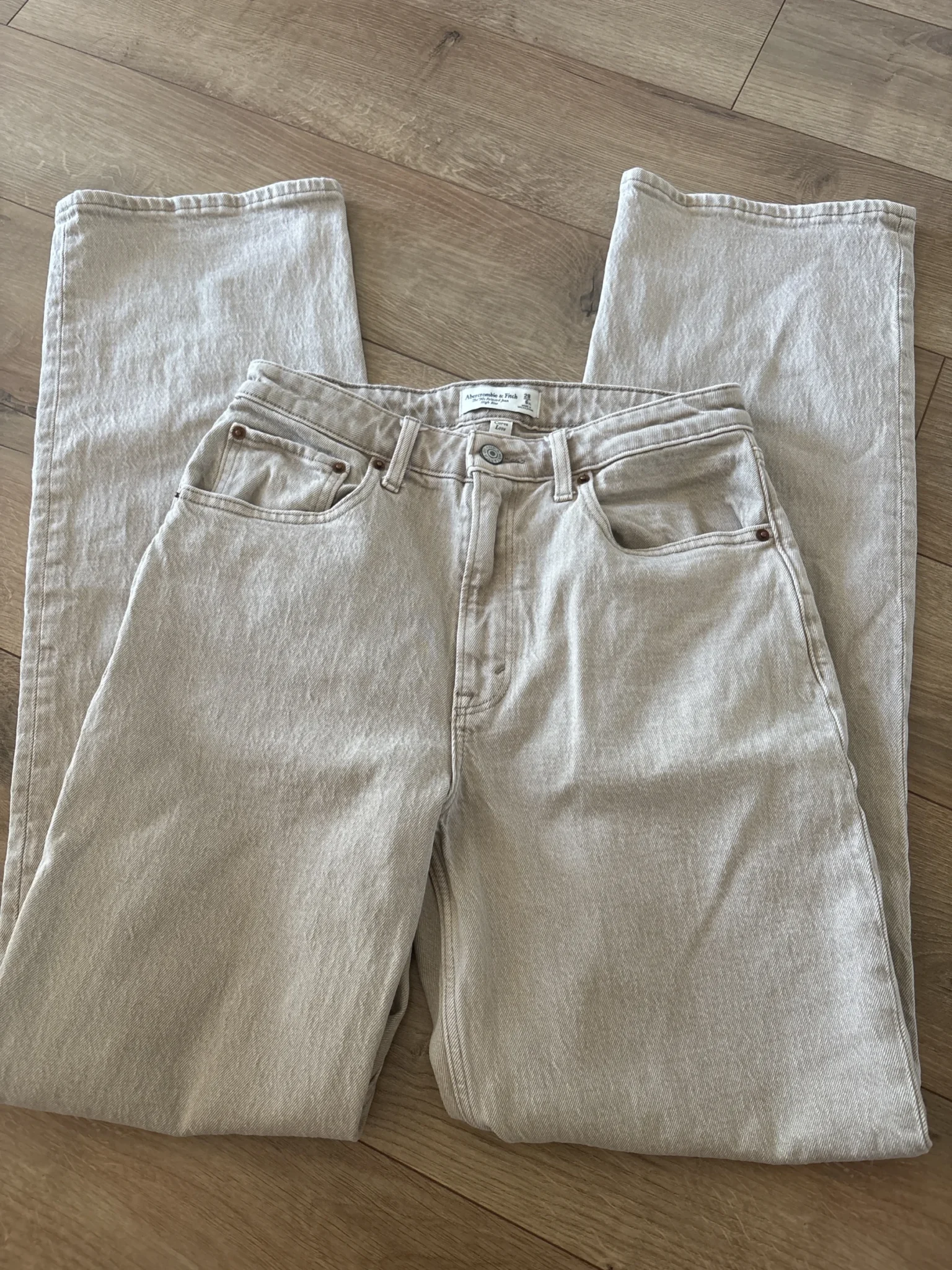 Featured image for Abercrombie beige high-rise jeans, size 28 XL