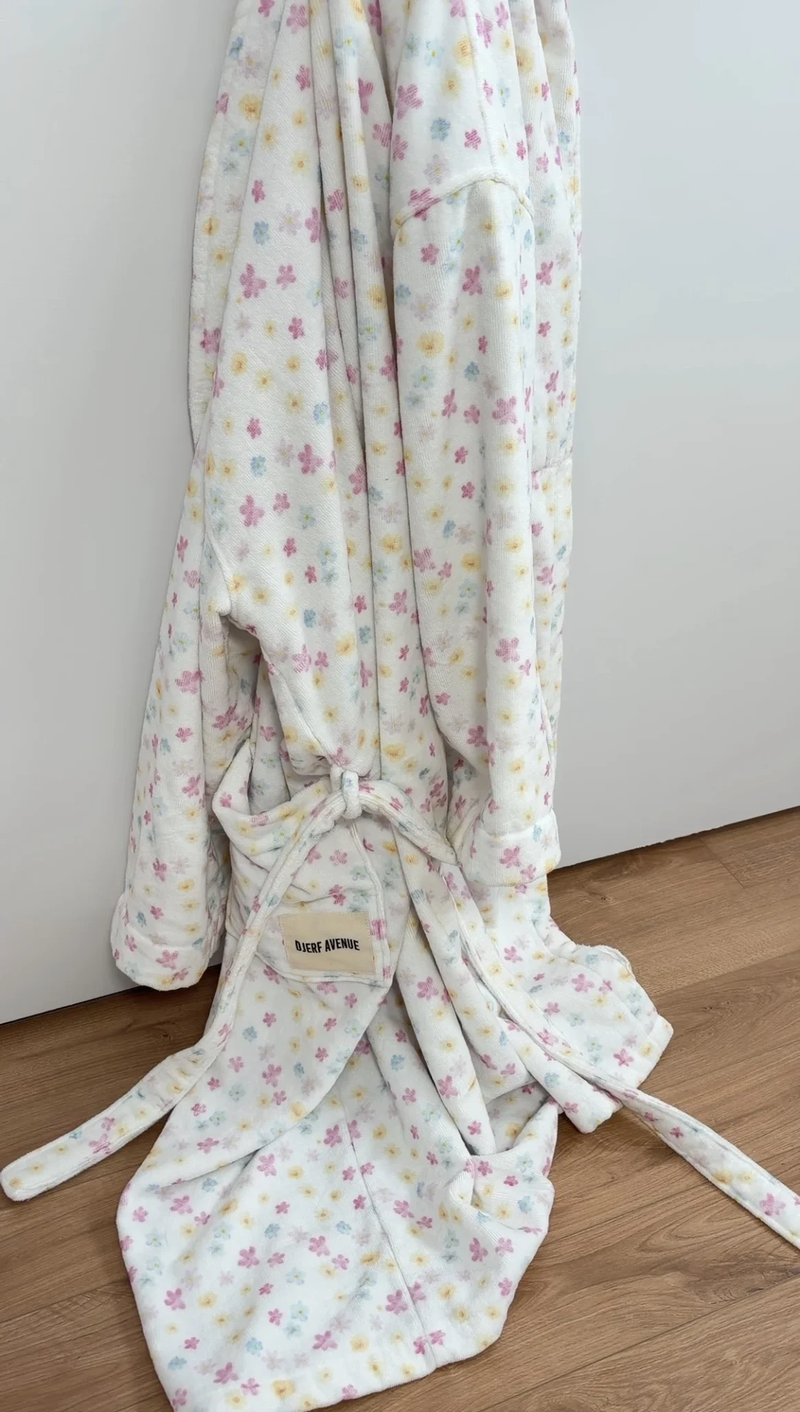 Image for Djerf Avenue dressing gown