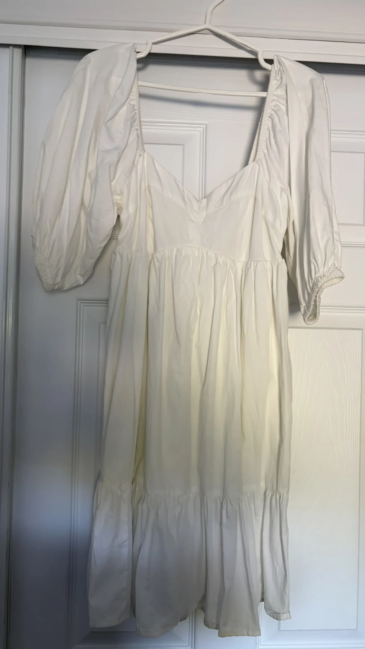 White dress with puff sleeves Banana Republic seconde main