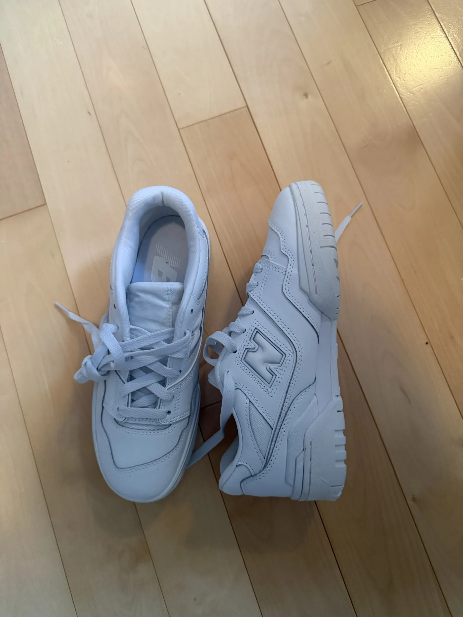 New Balance, white, size 7.5, women’s, BRAND NEW New Balance seconde main
