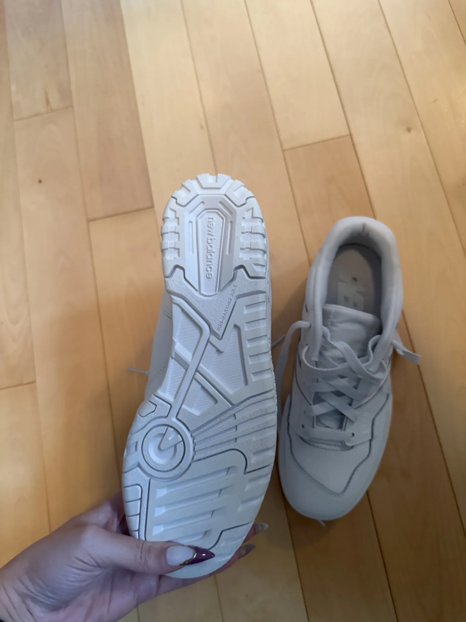 Image for New Balance blanc taille 7,5 femme NEUF