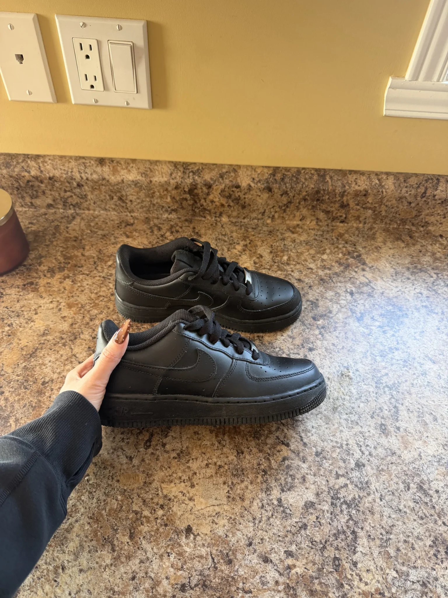 Image for Nike air force noir taille 5Y=6.5 femme
