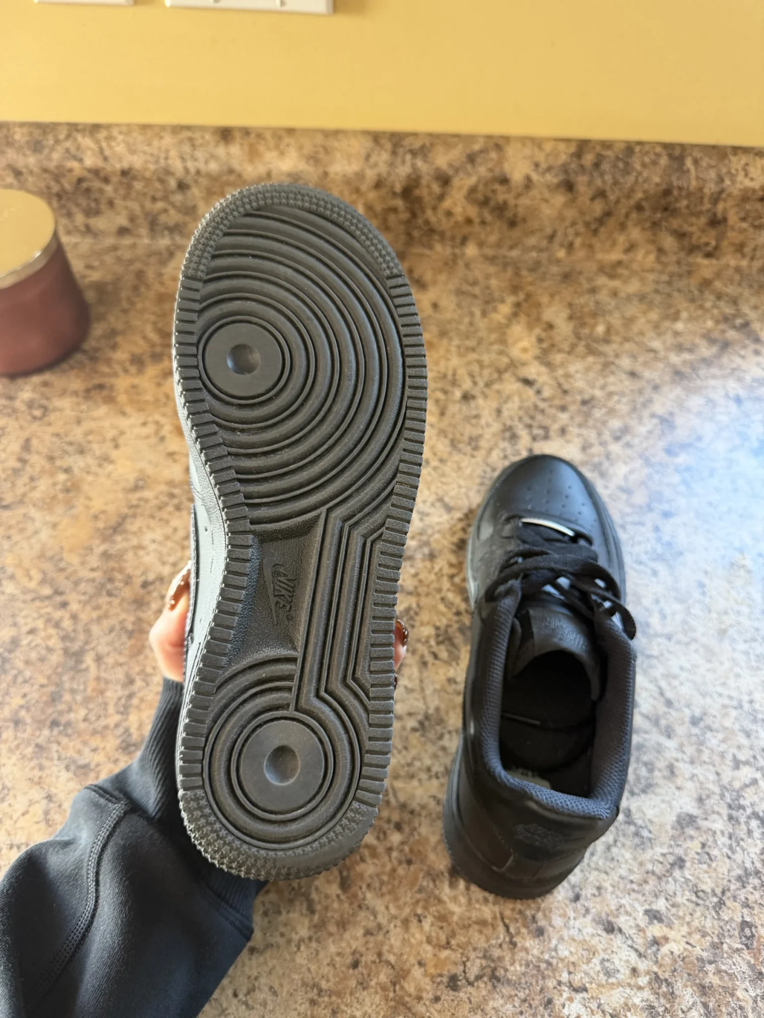 Image for Nike air force noir taille 5Y=6.5 femme