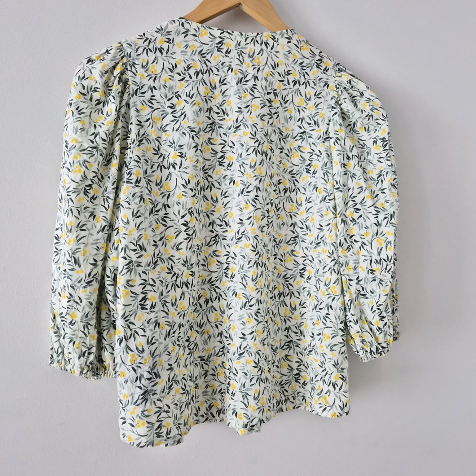 Image for Floral linen blouse with puffed sleeves
