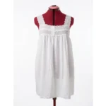 Featured thumbnail for THINGS BETWEEN – A flirty white babydoll dress with openwork lace and scalloped trim – G
