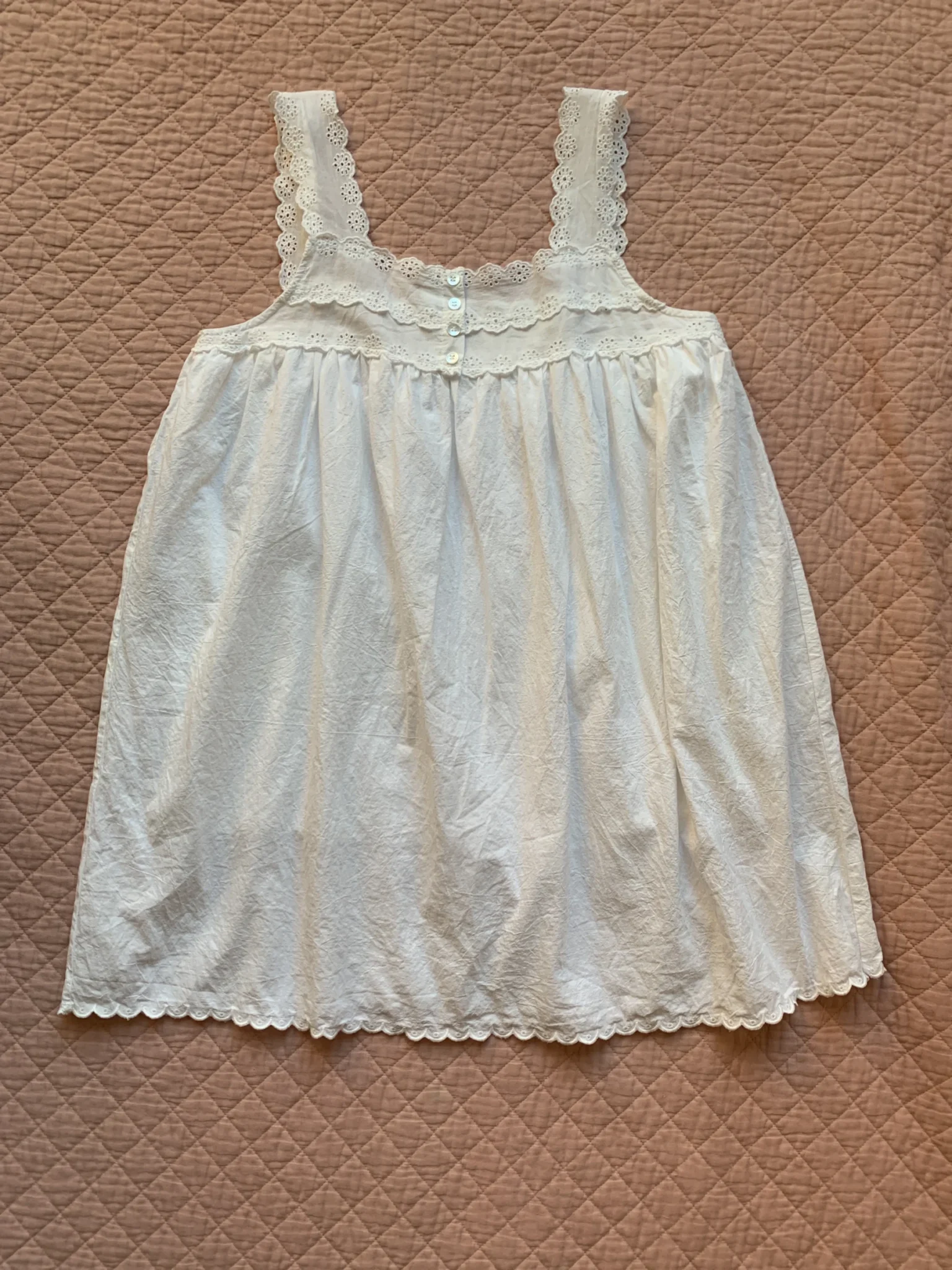 Image for THINGS BETWEEN – A flirty white babydoll dress with openwork lace and scalloped trim – G