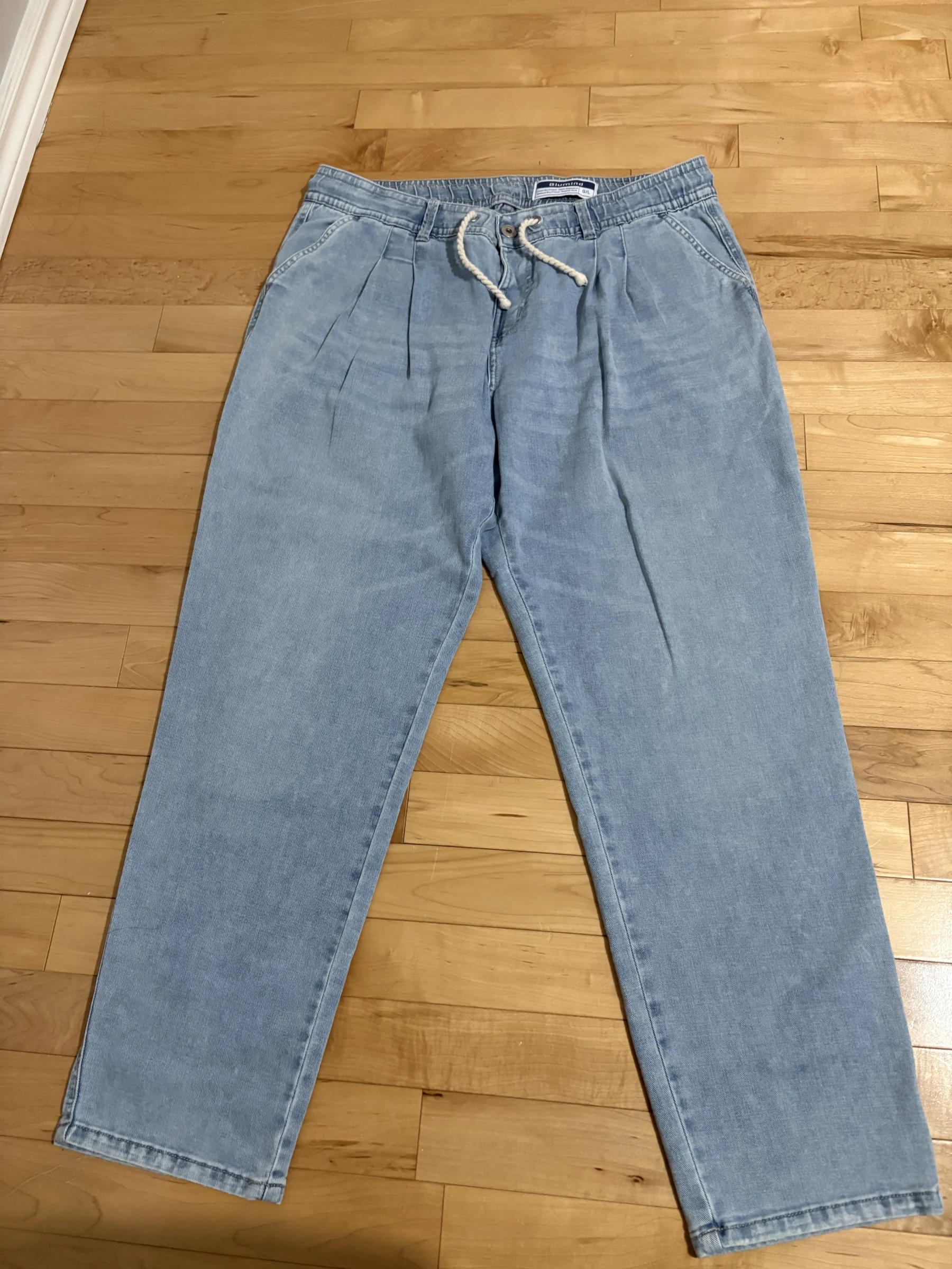 Blumind jeans-style trousers *Other seconde main