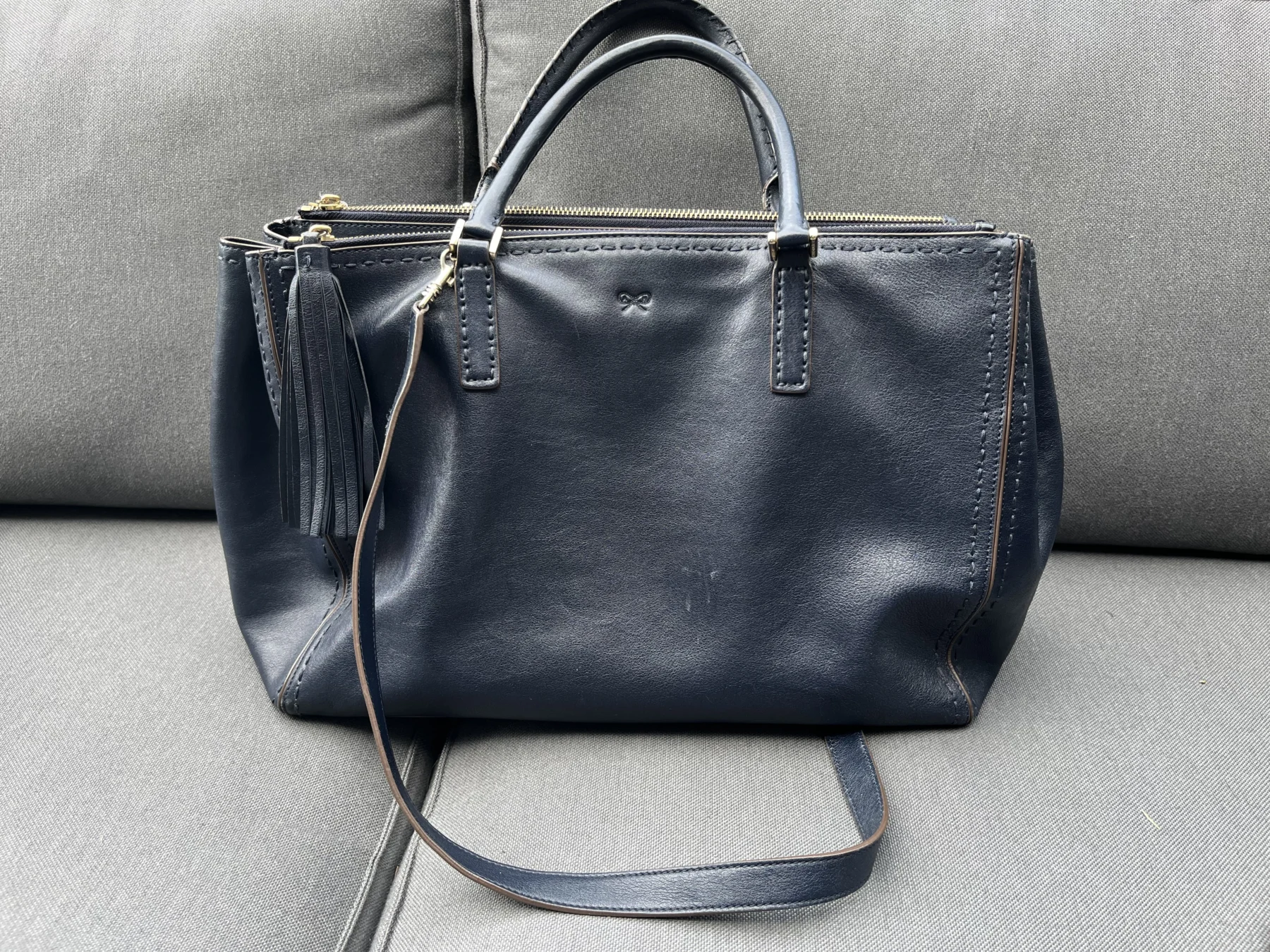 Anya Hindmarch handbag in navy blue leather *Other seconde main