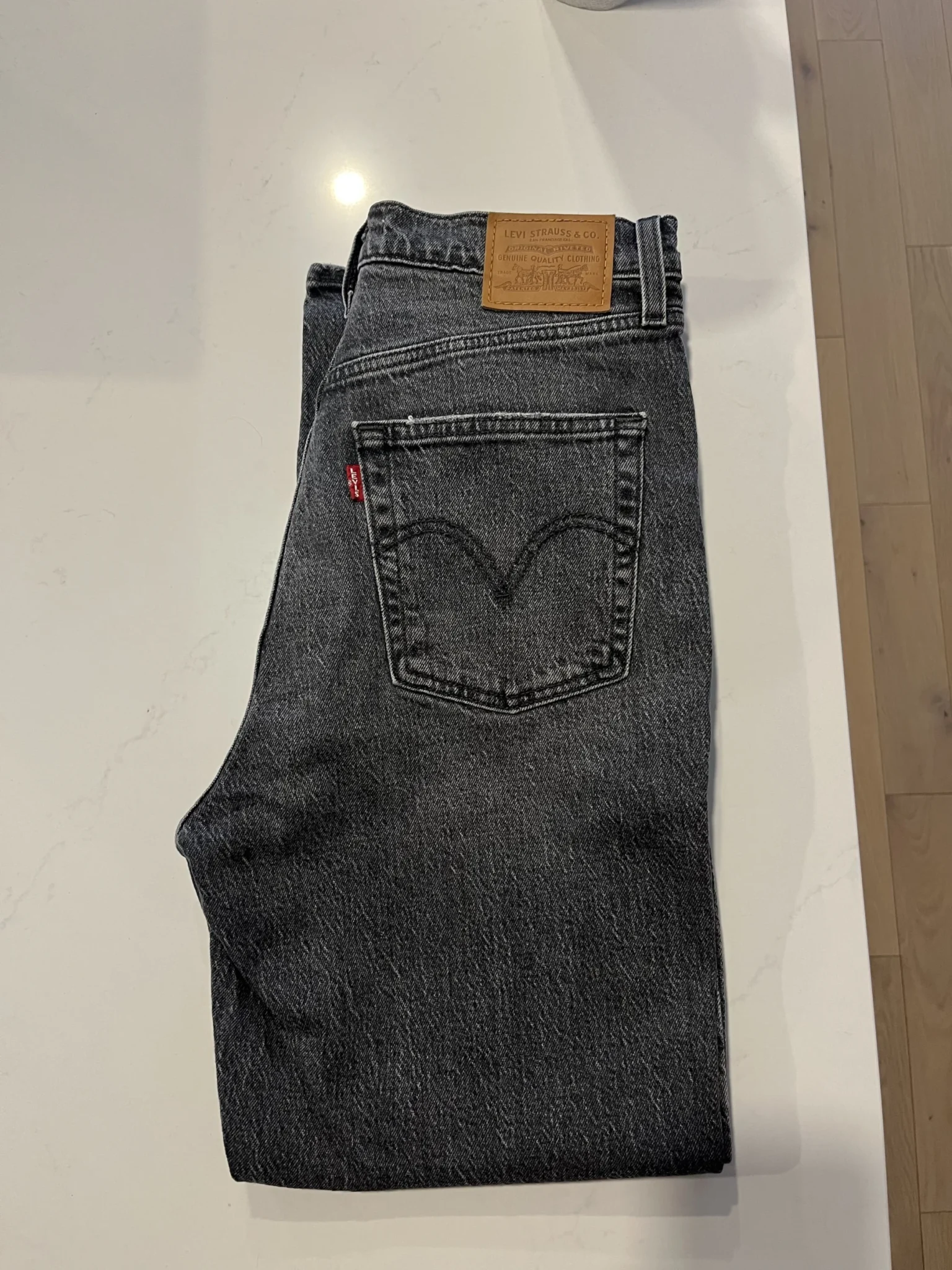 Image for Levi's Premium Ribcage Straight Ankle Jeans – Dark grey wash