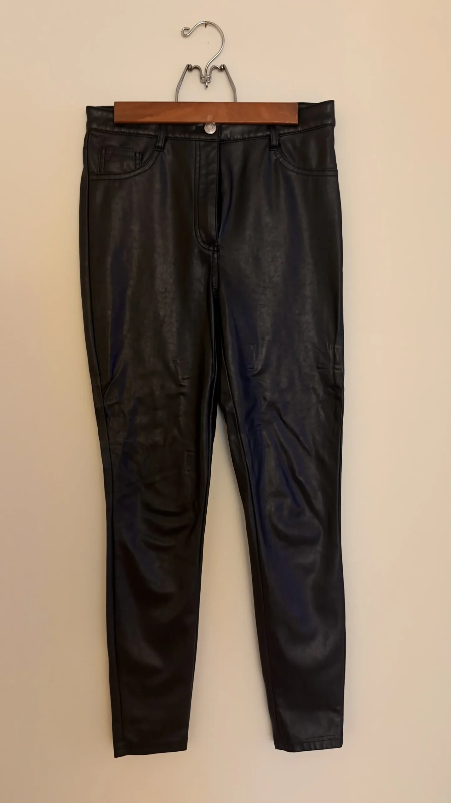 Wilfred Free skinny trousers – vegan leather Aritzia seconde main