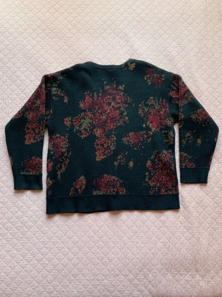 Image for INSIGHT – Australia – Oversized chunky-knit cardigan/jumper with a floral pattern – M
