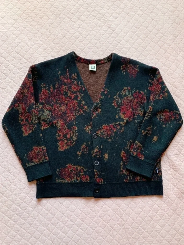 Image for INSIGHT – Australia – Oversized chunky-knit cardigan/jumper with a floral pattern – M