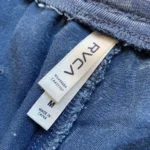 Thumbnail for RVCA – Roundhouse joggers in acid-washed slate blue with a denim-effect finish and drawstring – M