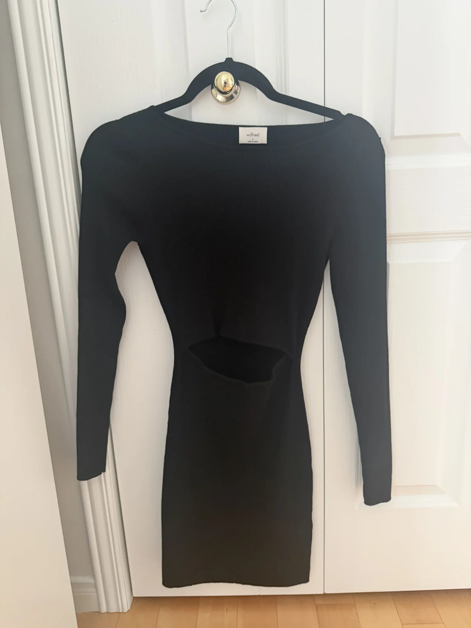 Featured image for Wilfrid Aritzia small black reversible dress
