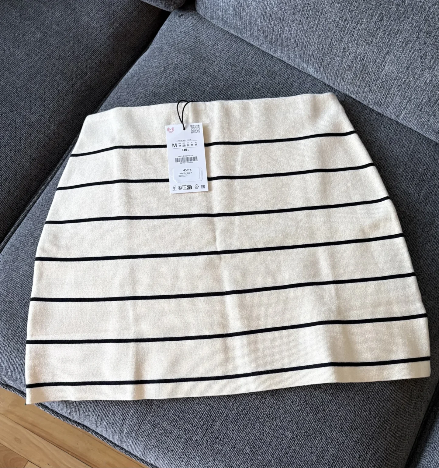 Featured image for Zara knitted mini skirt