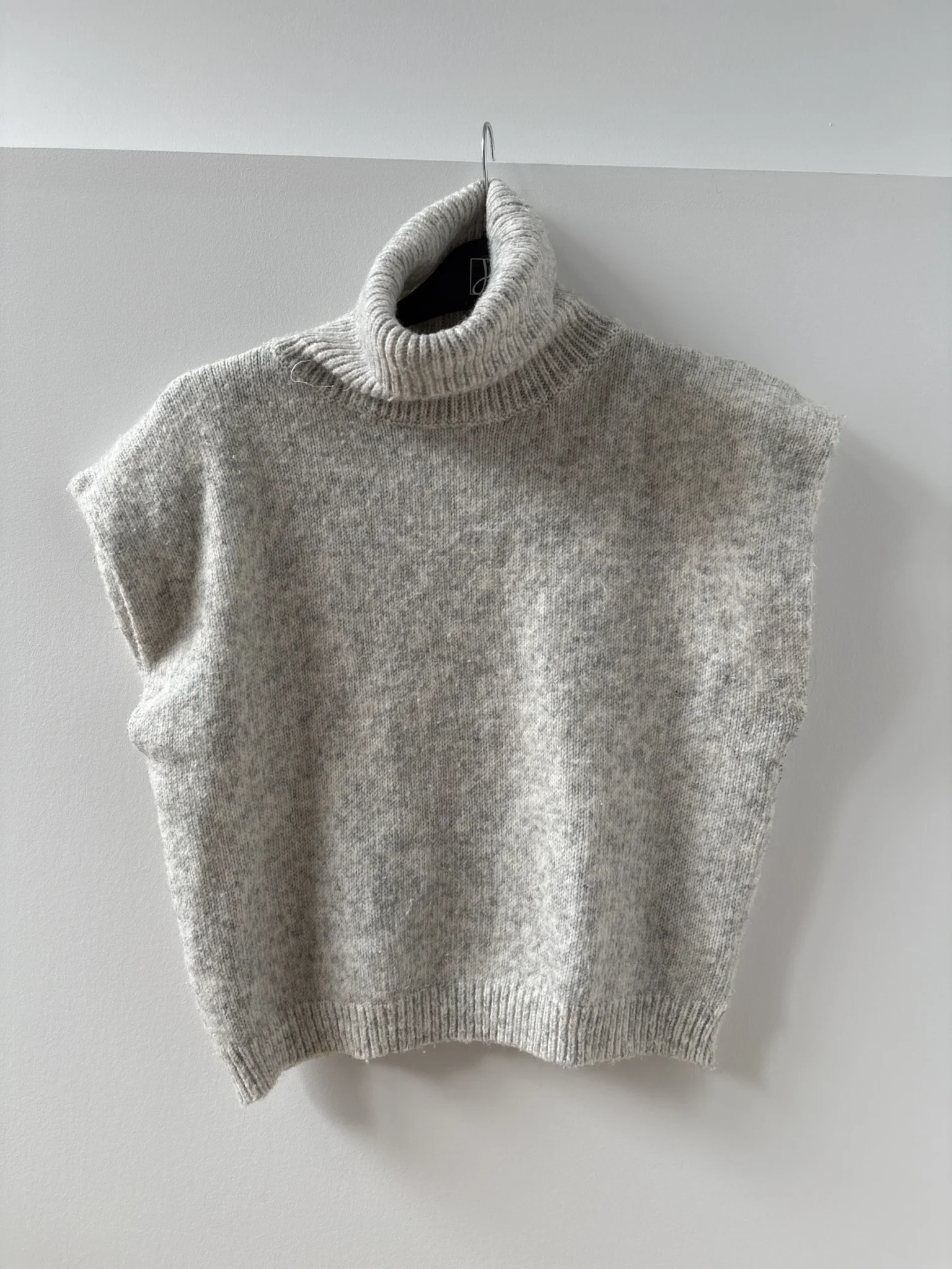 Featured image for Short-sleeved jumper