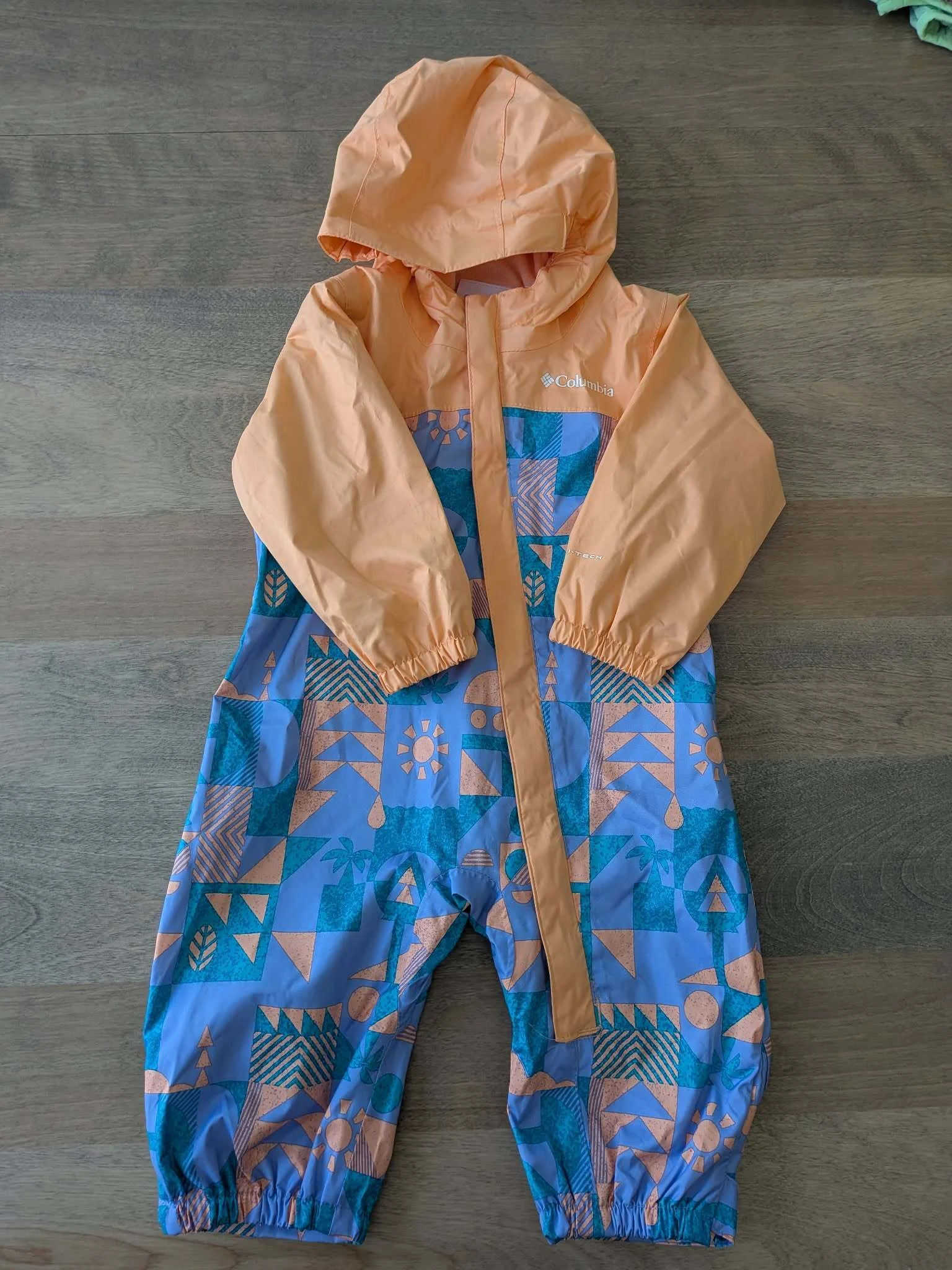 Columbia waterproof jumpsuit, 6–12 months. Columbia seconde main
