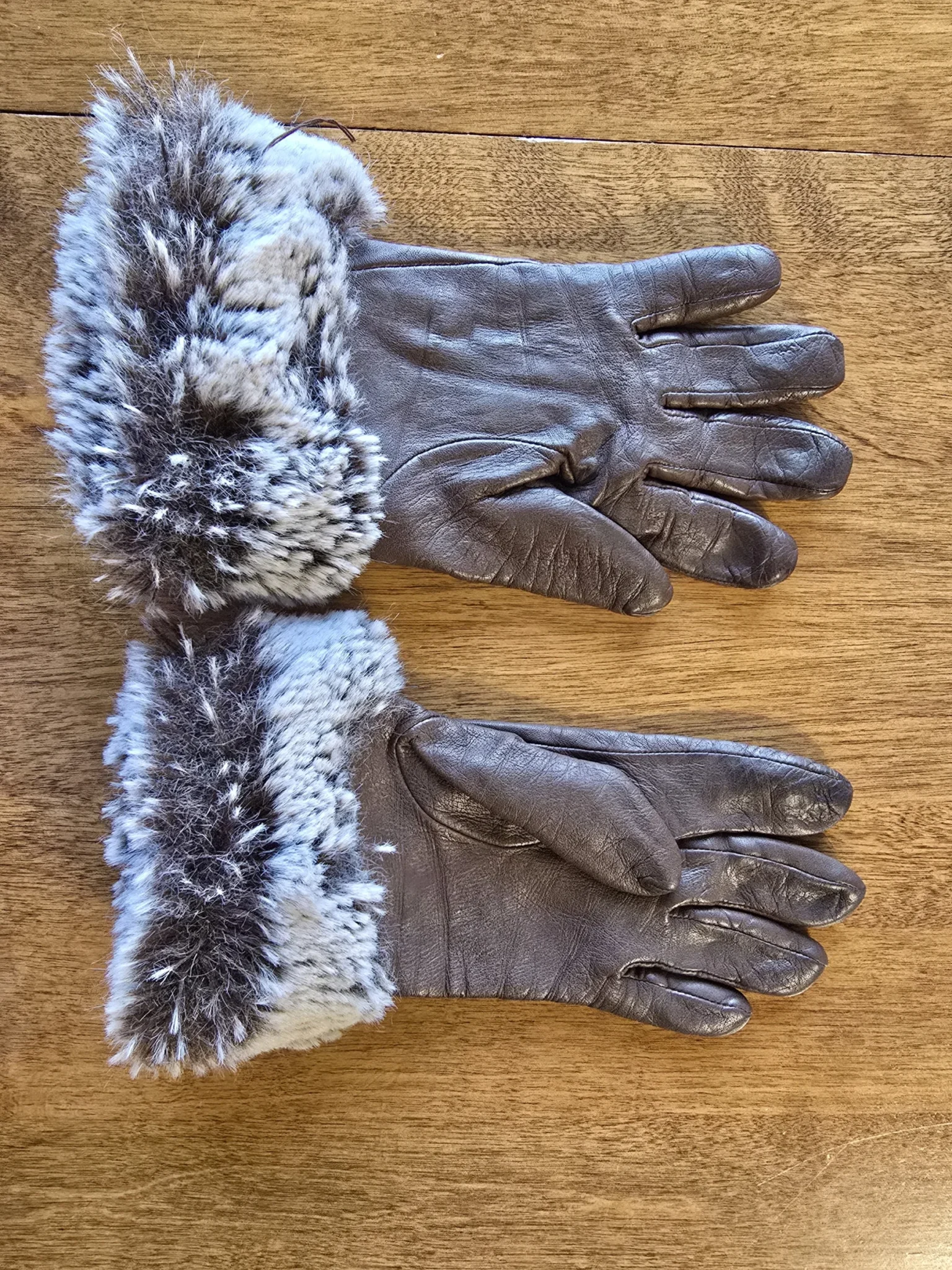 Image for Brown leather gloves