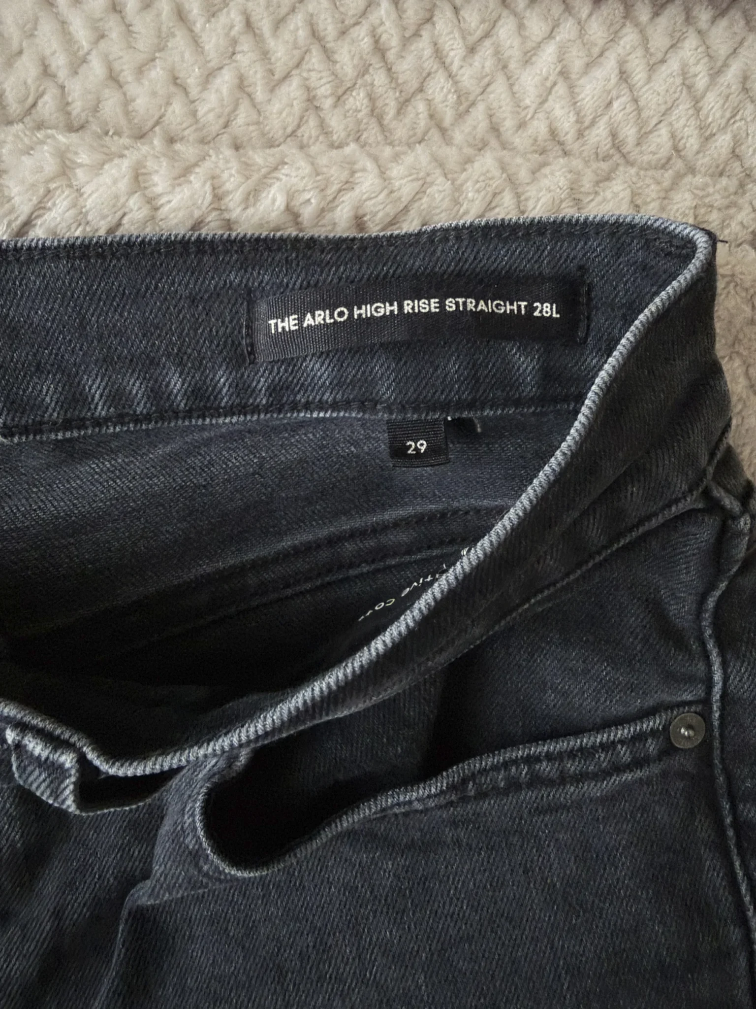 Image for HIGH-WAISTED JEANS - 29