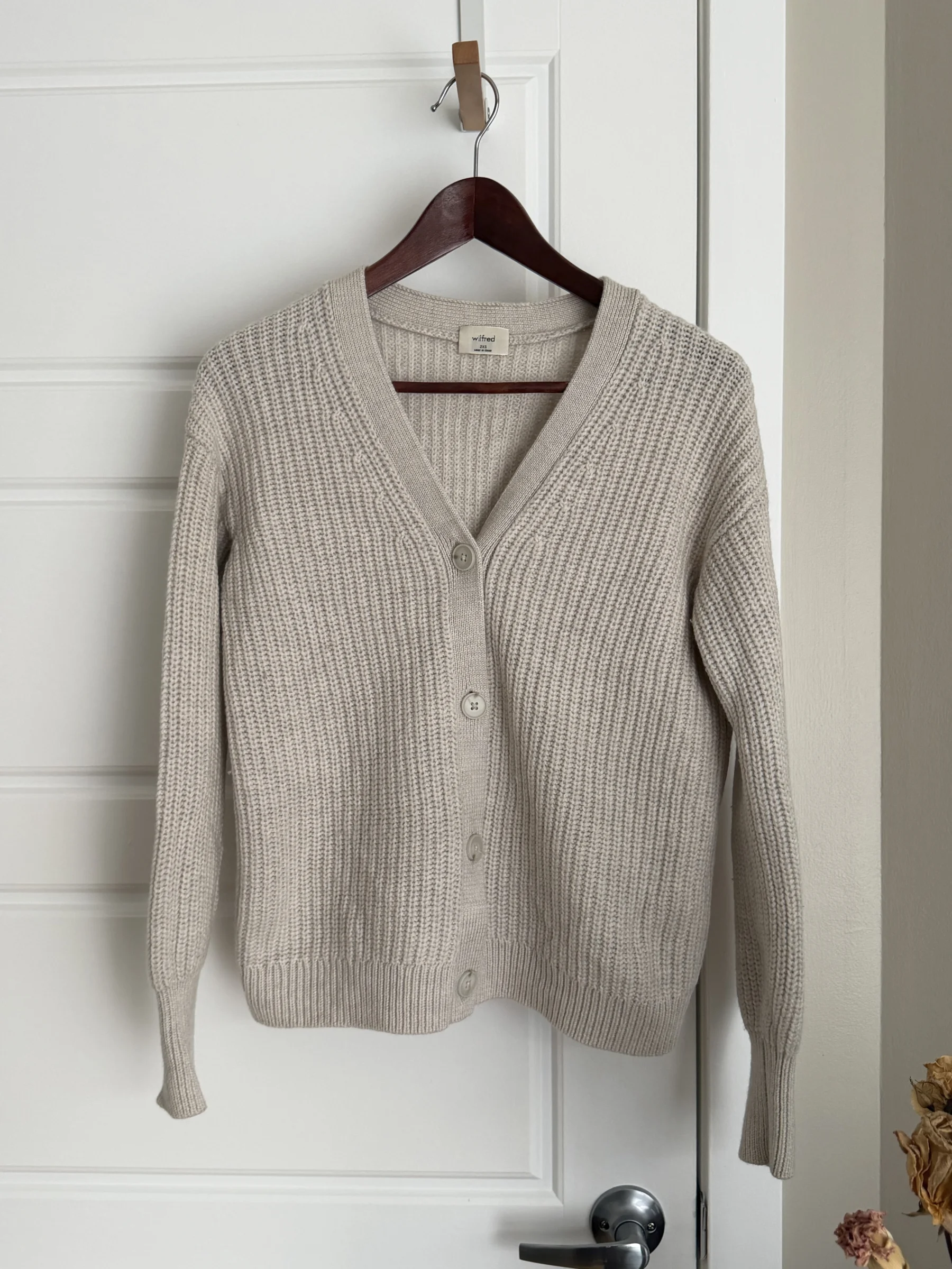 Merino wool cardigan by Aritzia Aritzia seconde main
