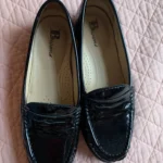 Thumbnail for BROWNS « Finch » – Mocassins noirs en cuir verni à pampilles, style Dark Academia / Preppy, pointure 7