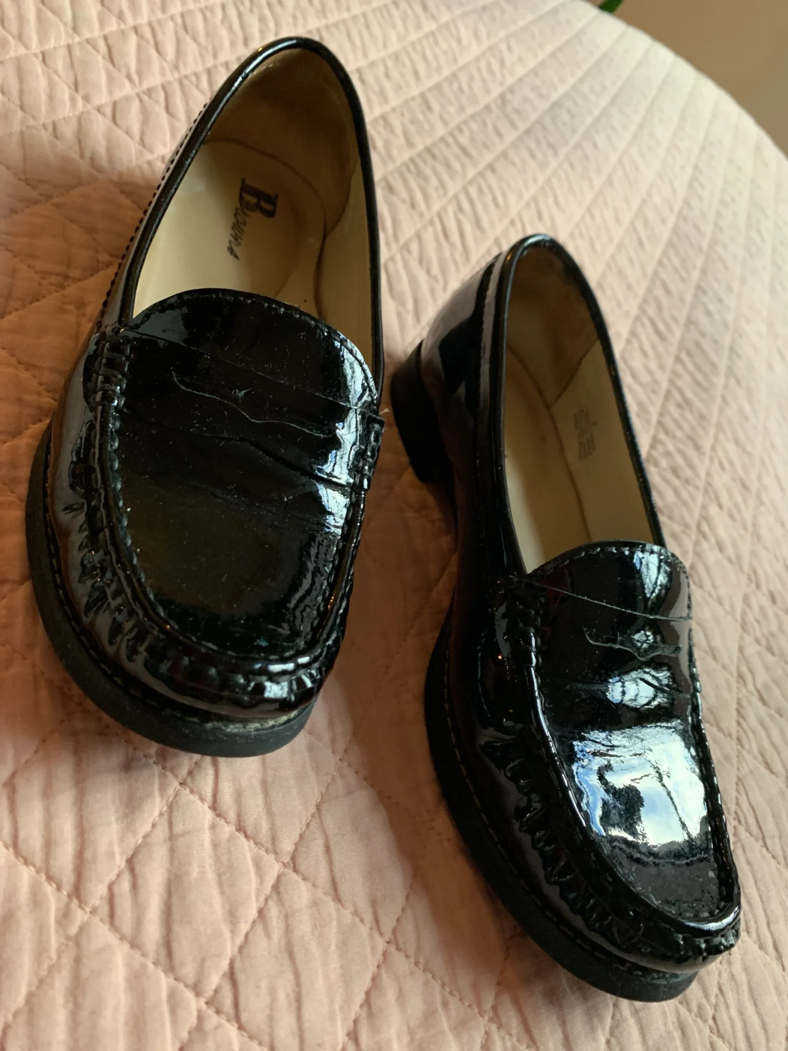 Image for BROWNS « Finch » – Mocassins noirs en cuir verni à pampilles, style Dark Academia / Preppy, pointure 7