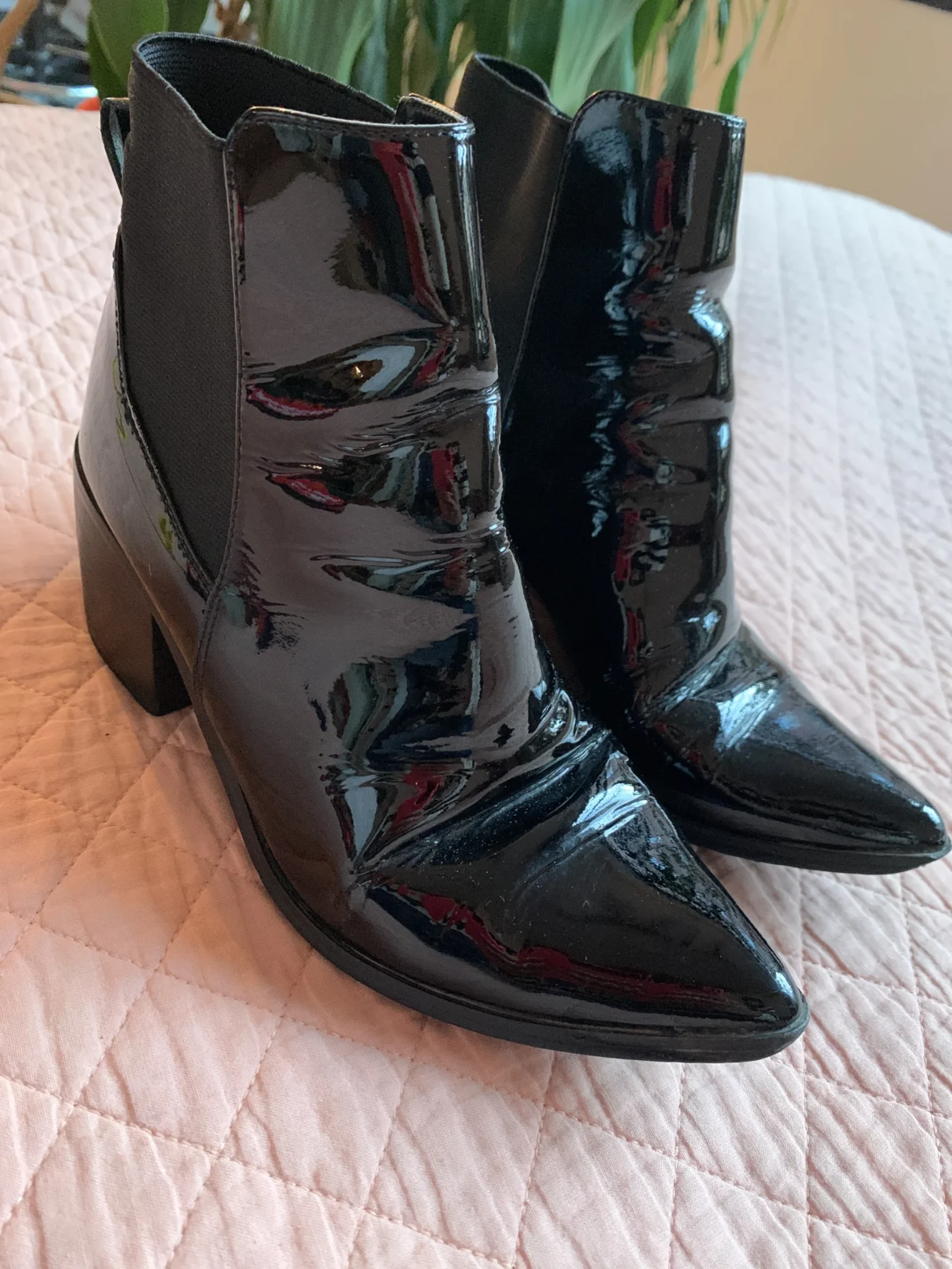 Image for ALDO – Bottines Chelsea noires en cuir verni à bout pointu – 7 US / 37,5 EUR