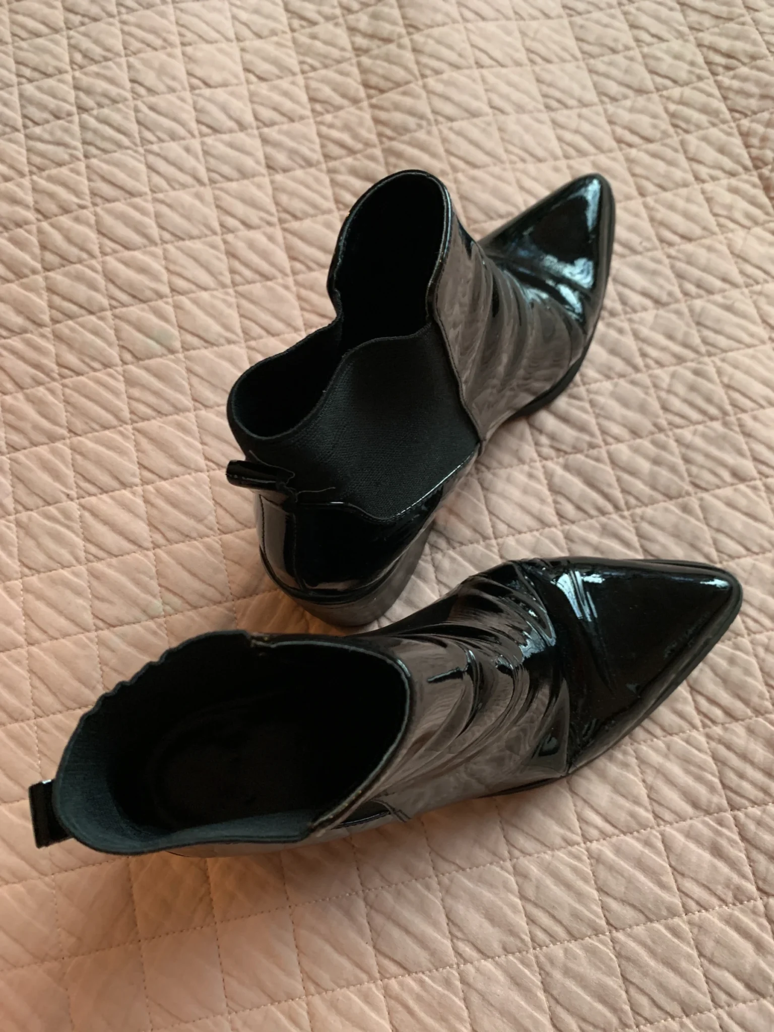 Image for ALDO – Bottines Chelsea noires en cuir verni à bout pointu – 7 US / 37,5 EUR